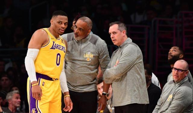 天天盈球双色球最近的走势图-湖人教练团队失灵！为何比夺冠赛季差一大截？